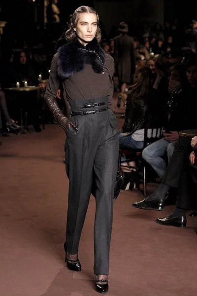 Look 28